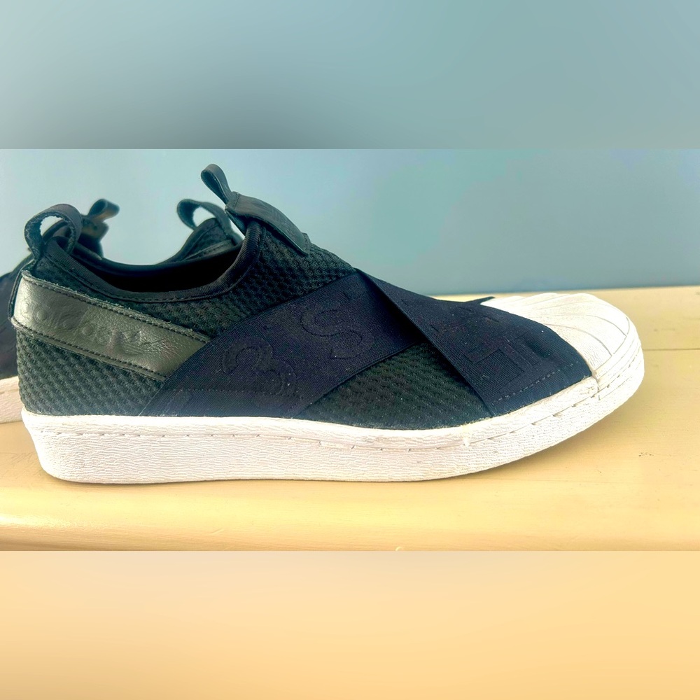 ADIDAS Superstar Slip on size 9
